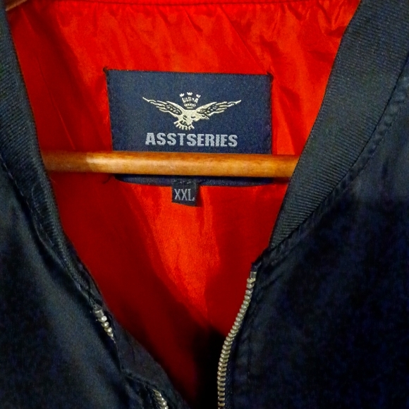 Bomber jacket - Picture 2 of 3